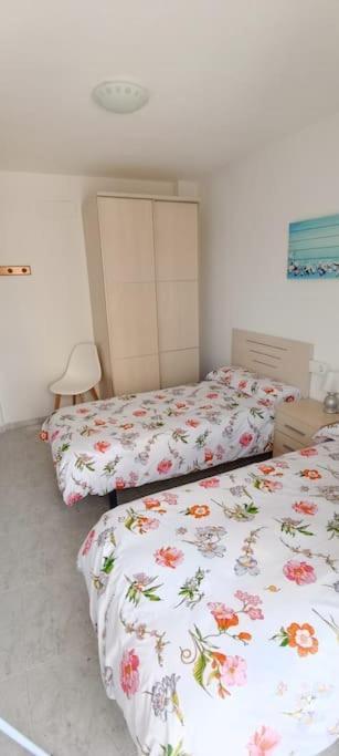 Apartamento Centrico En La Playa Con Piscina. Peniscola Luaran gambar